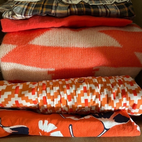 WOMEN'S XS EXTRA SMALL BRIGHT VIBRANT CASUAL NOT SO MYSTERY BOX - Picture 1 of 3